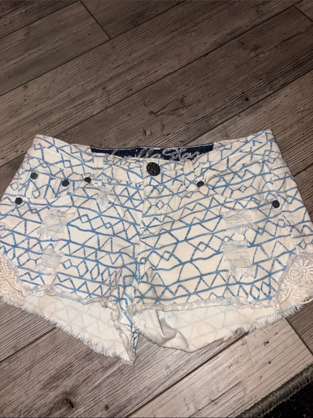 NWOT Vanilla star White & Light Blue Patterned Women's Denim Shorts